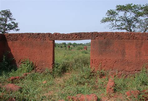 the walls of benin|Iba pa.